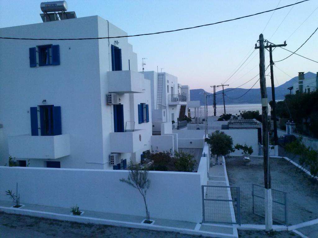 Eleni Apartments Adamantas  Buitenkant foto