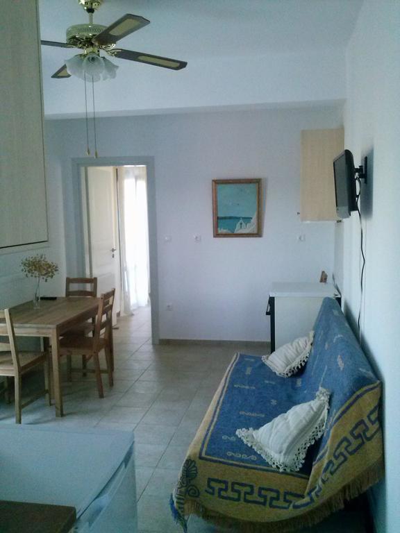 Eleni Apartments Adamantas  Kamer foto