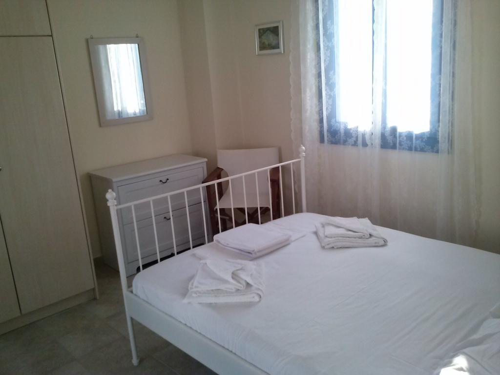 Eleni Apartments Adamantas  Kamer foto