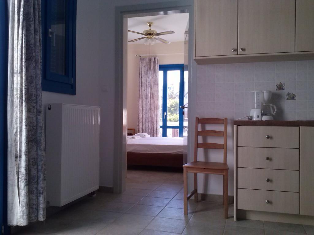Eleni Apartments Adamantas  Kamer foto